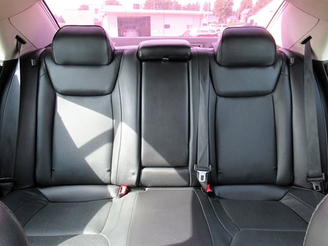 Used 2015 Chrysler 300 C w/ Light Group image 14