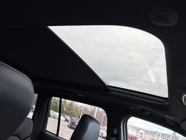 New 2026 Jeep Grand Cherokee Limited w/ Luxury Tech Group II image 32