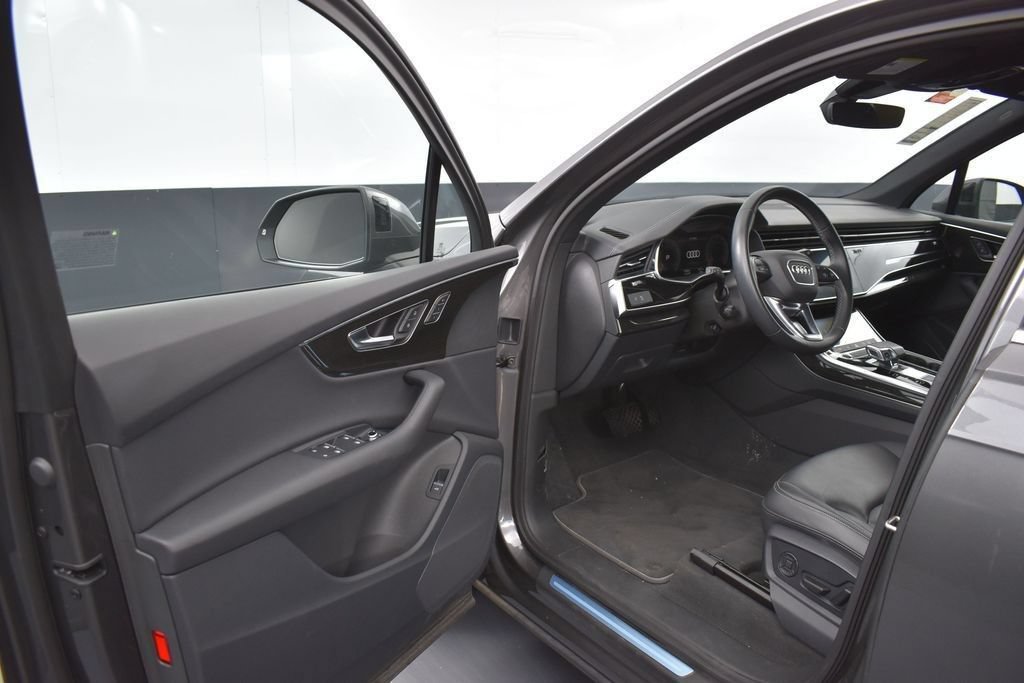 Used 2025 Audi Q7 2.0T Premium AWD/4WD image 6