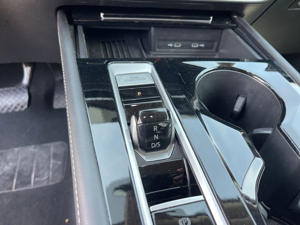 Used 2025 Volkswagen Atlas SE FWD image 14
