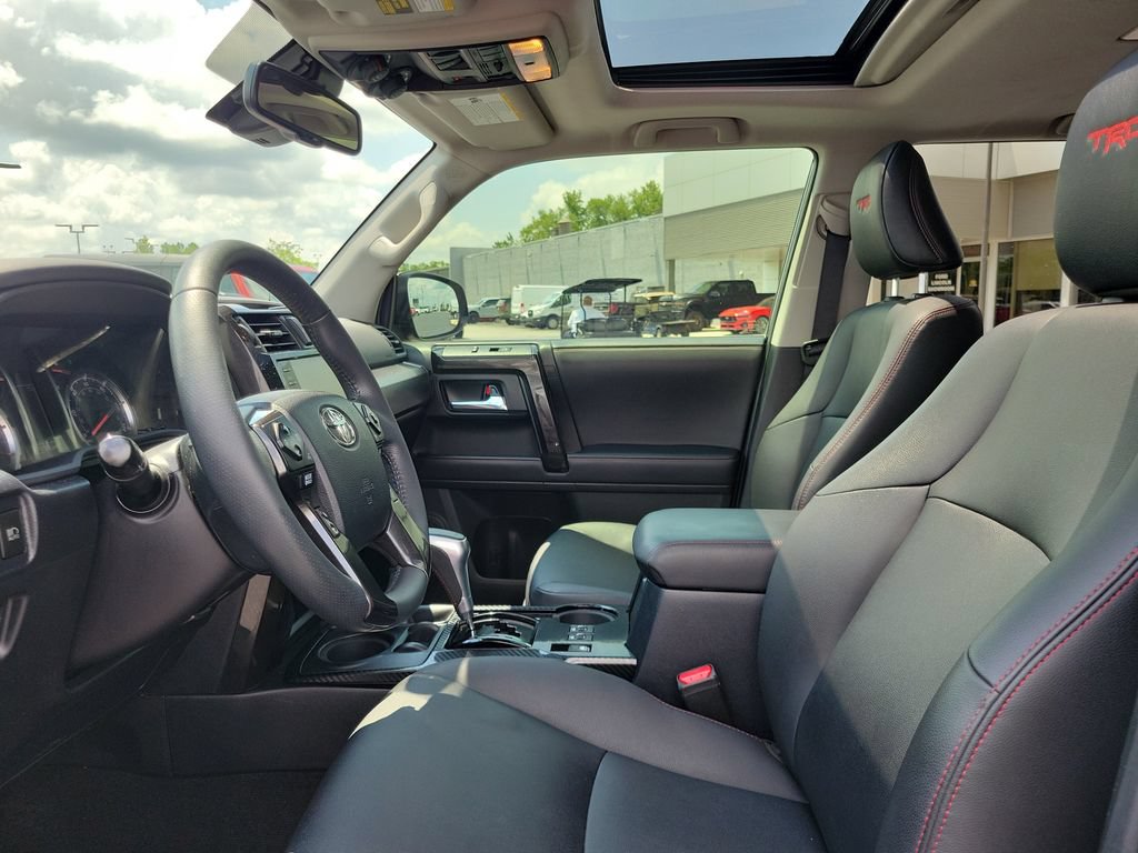 Used 2020 Toyota 4Runner TRD Off-Road Premium w/ Moonroof Package AWD/4WD image 18