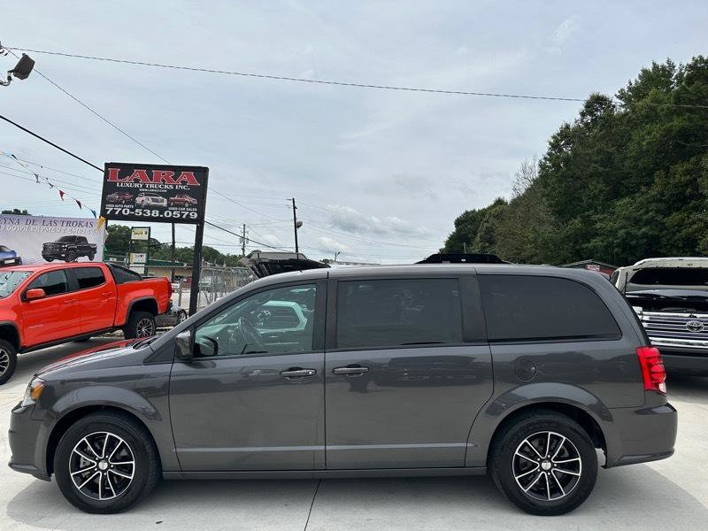 Used 2019 Dodge Grand Caravan SE FWD image 4