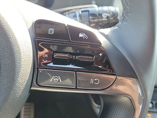 Used 2025 Hyundai Elantra Sport image 24