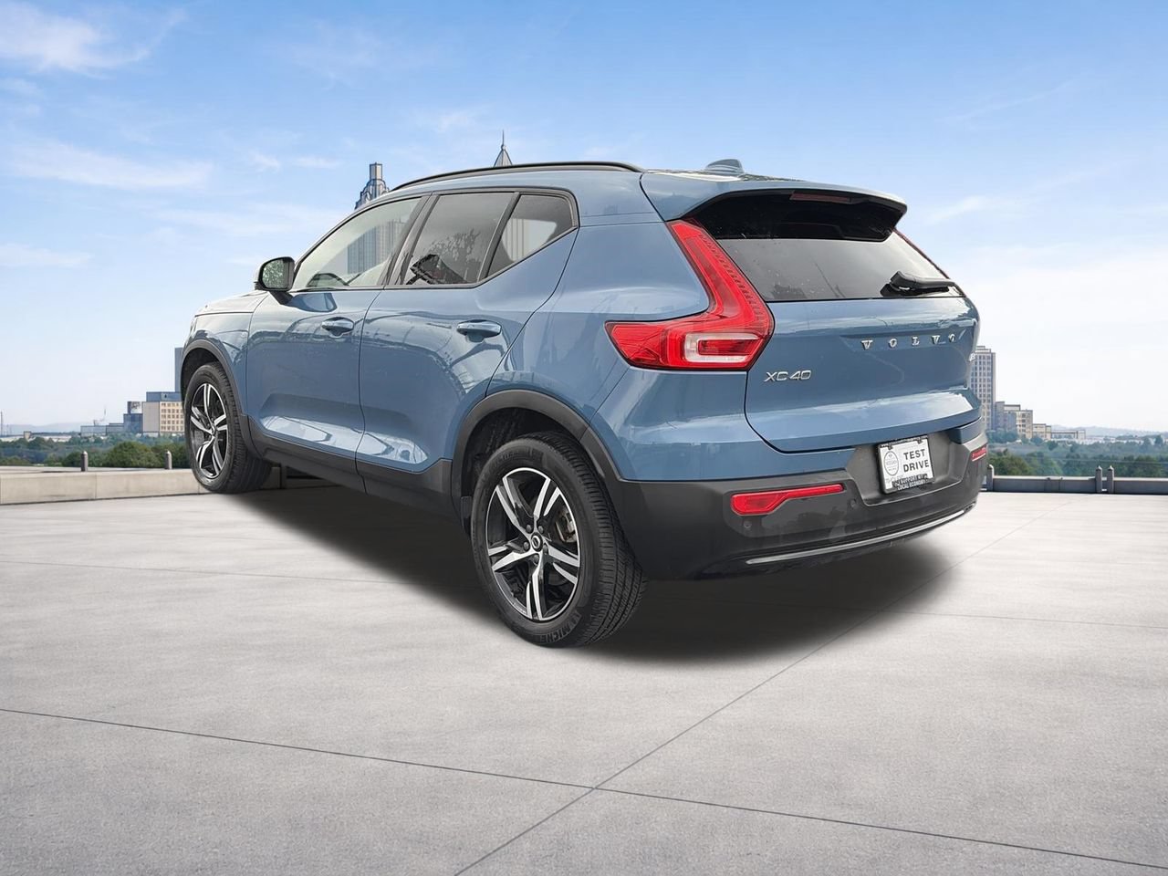 Used 2024 Volvo XC40 B5 Core AWD/4WD image 3