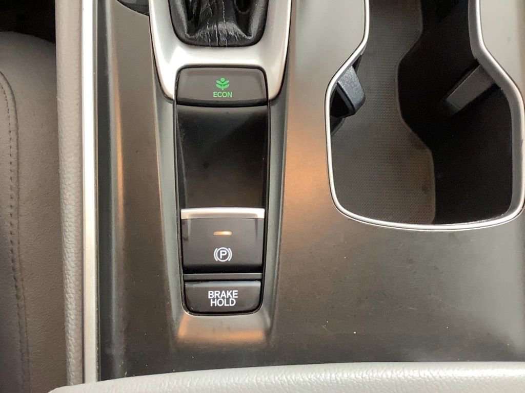 Used 2018 Honda Accord EX image 28