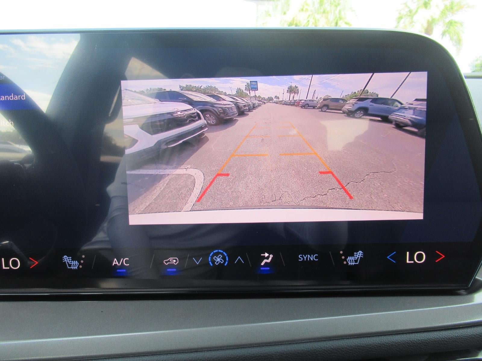 New 2027 Chevrolet Traverse LT FWD image 29