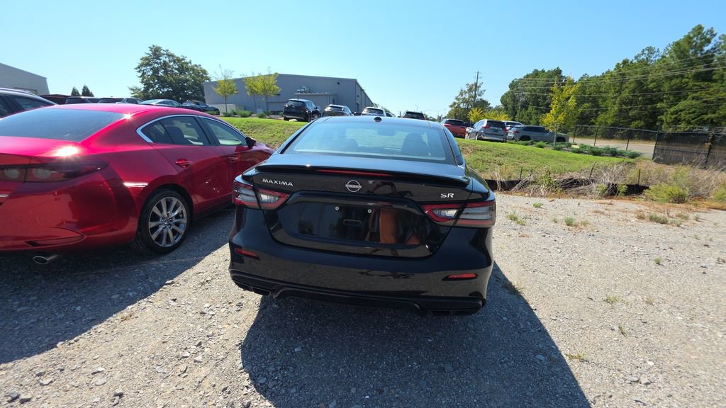 Used 2023 Nissan Maxima SR w/ Sport Mat Group FWD image 5