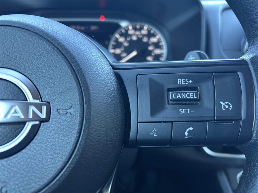 Used 2023 Nissan Rogue S image 23