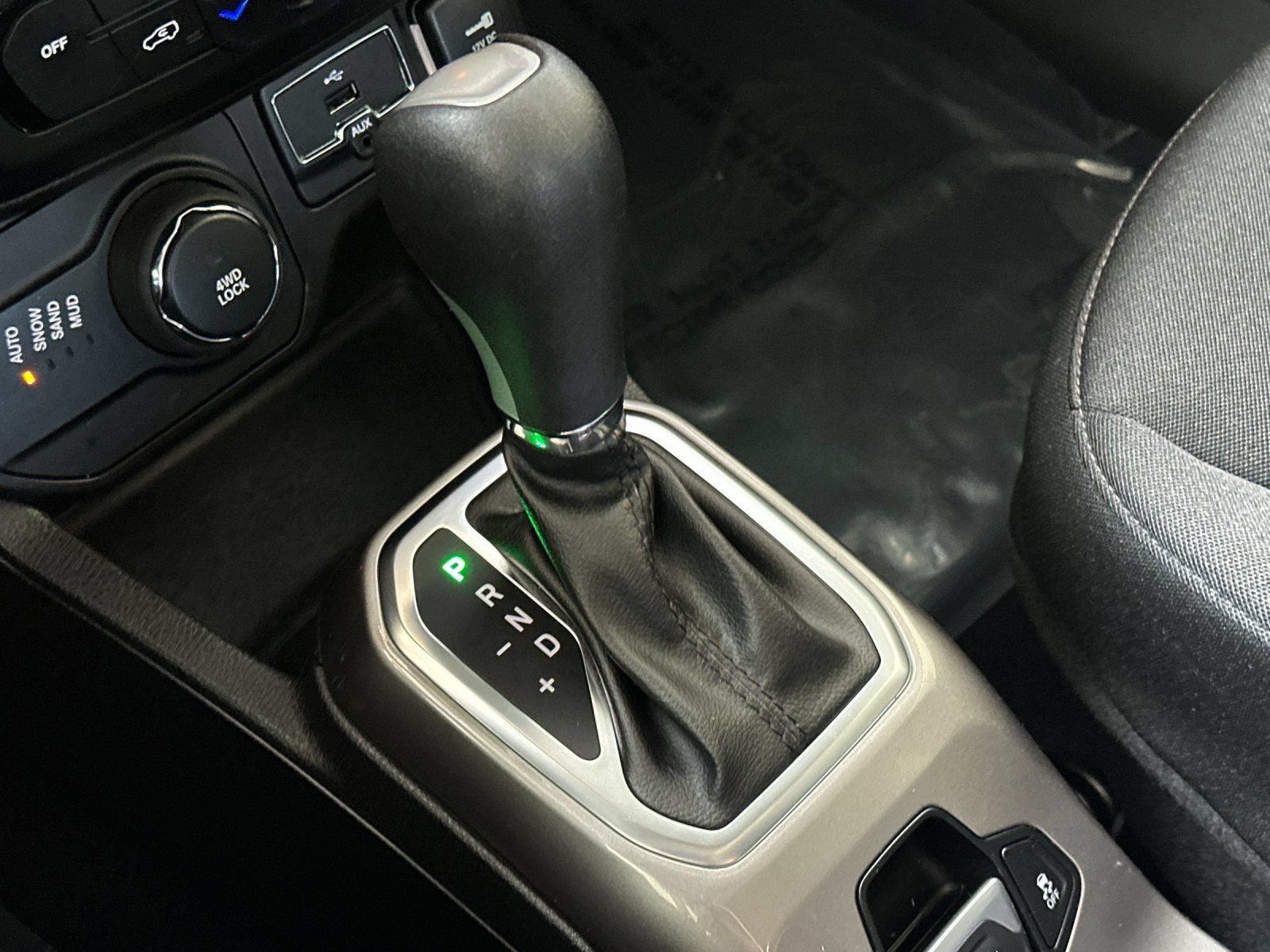 Used 2022 Jeep Renegade Latitude AWD/4WD image 20