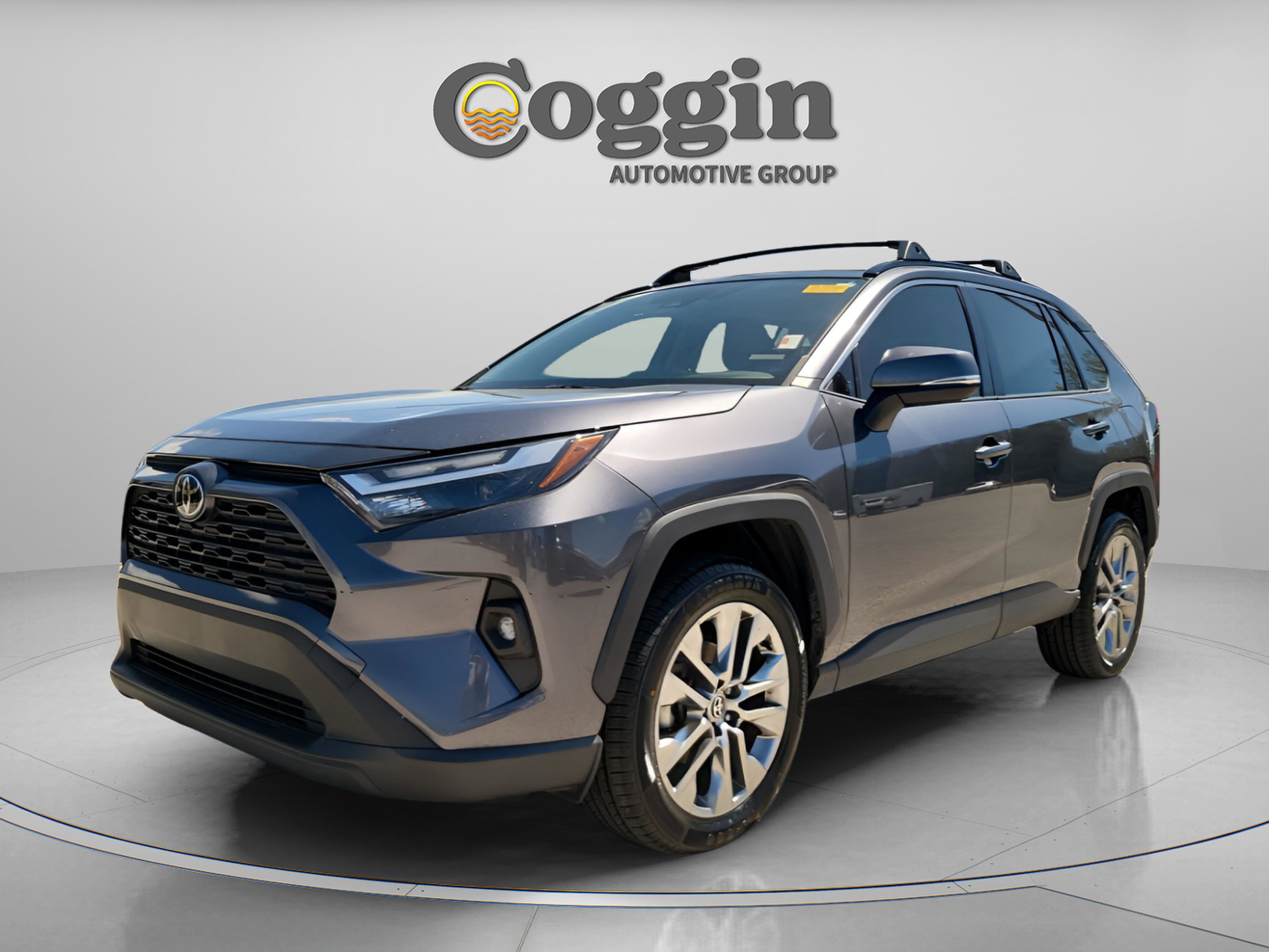 Used 2023 Toyota RAV4 XLE Premium image 2