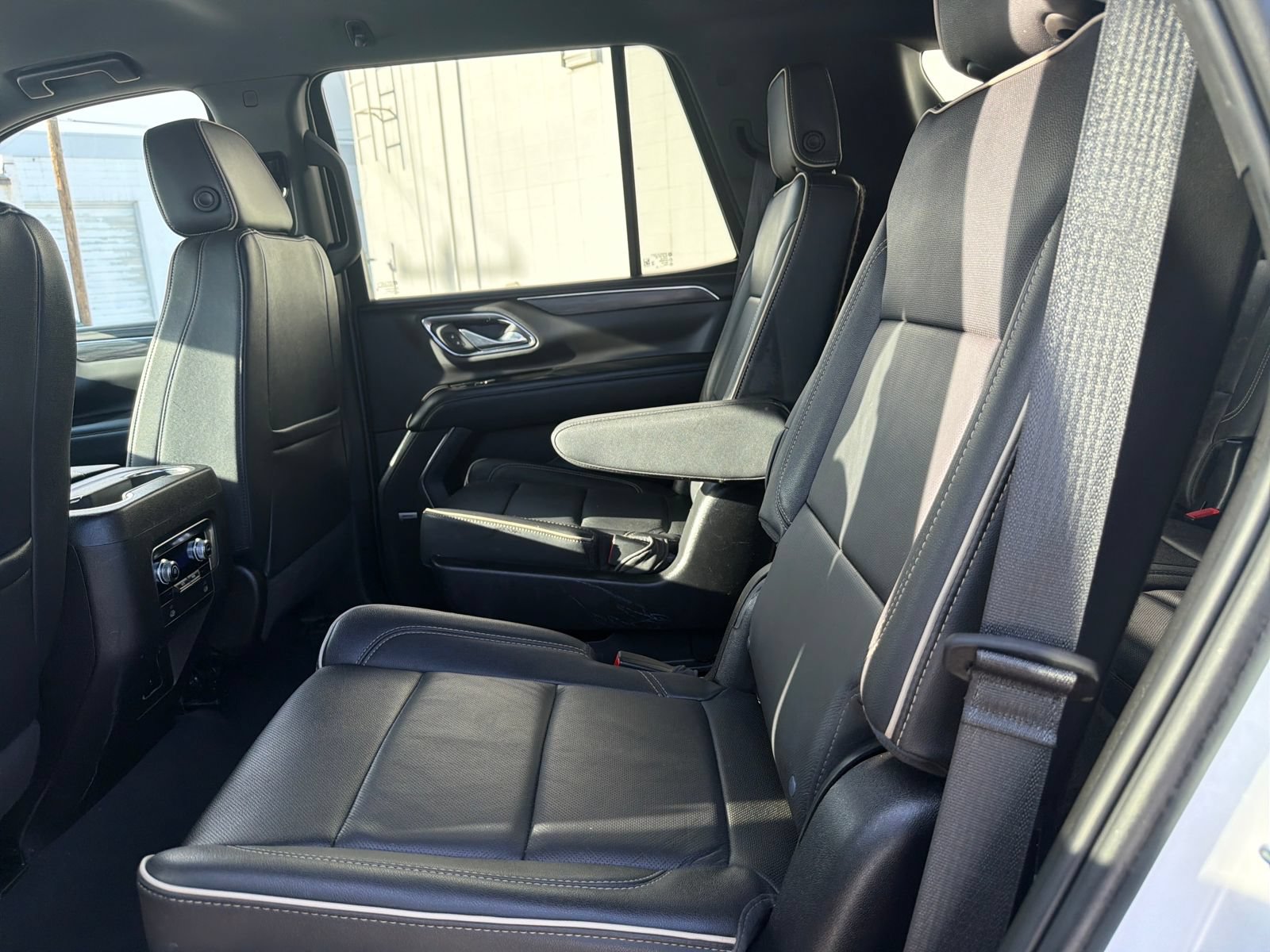 Used 2024 GMC Yukon SLT AWD/4WD image 13