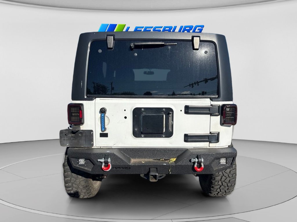Used 2015 Jeep Wrangler Unlimited Rubicon w/ Connectivity Group AWD/4WD image 8