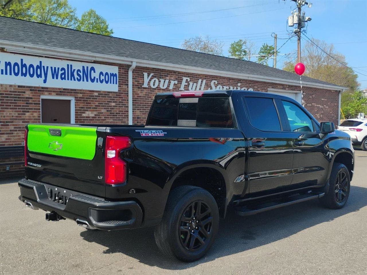 Used 2024 Chevrolet Silverado 1500 LT Trail Boss w/ Convenience Package II AWD/4WD image 5
