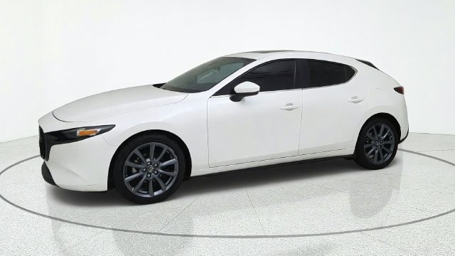 Used 2021 MAZDA MAZDA3 s FWD image 2