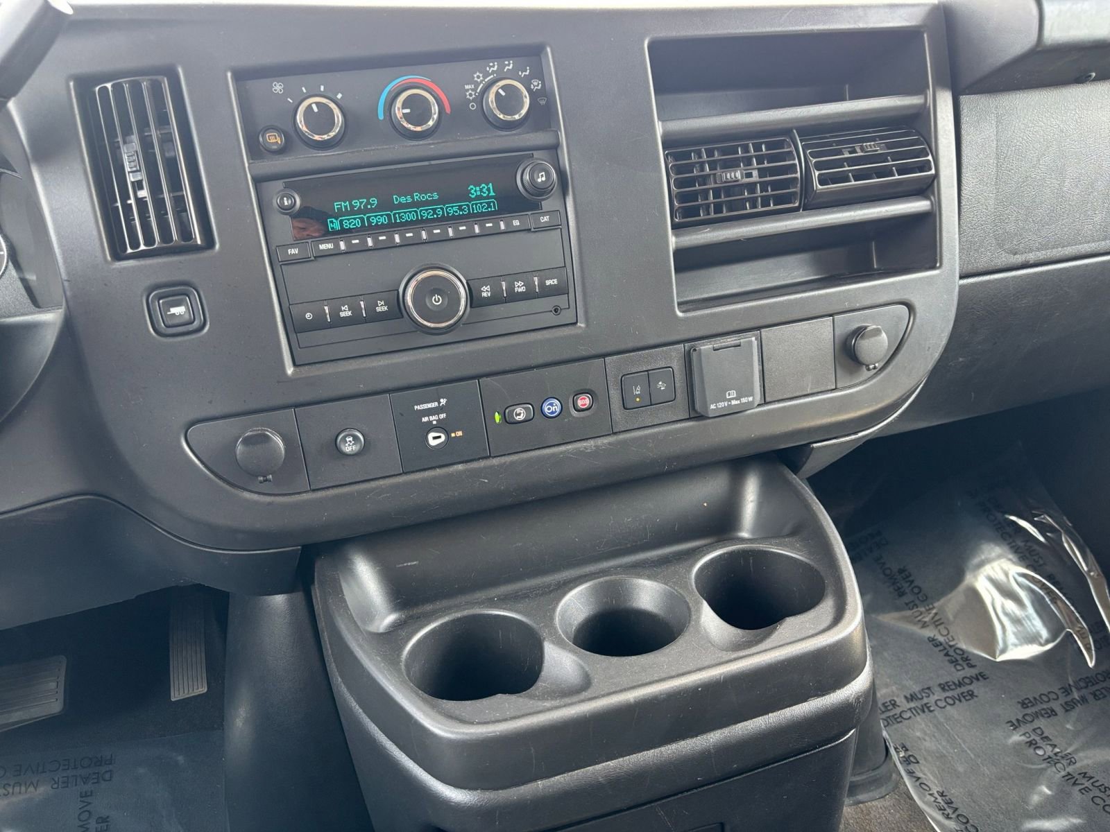 Used 2025 Chevrolet Express 3500 LT w/ LT Preferred Equipment Group image 17