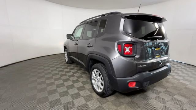 Used 2018 Jeep Renegade Latitude AWD/4WD image 10