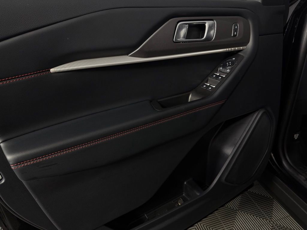 Used 2025 Ford Explorer ST-Line w/ ST-Line Street Pack image 24