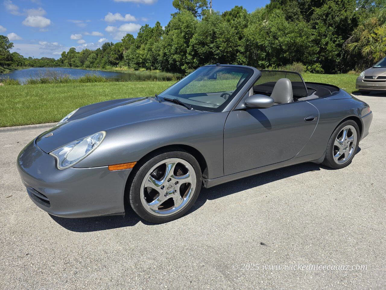 Used 2004 Porsche 911 Carrera image 2