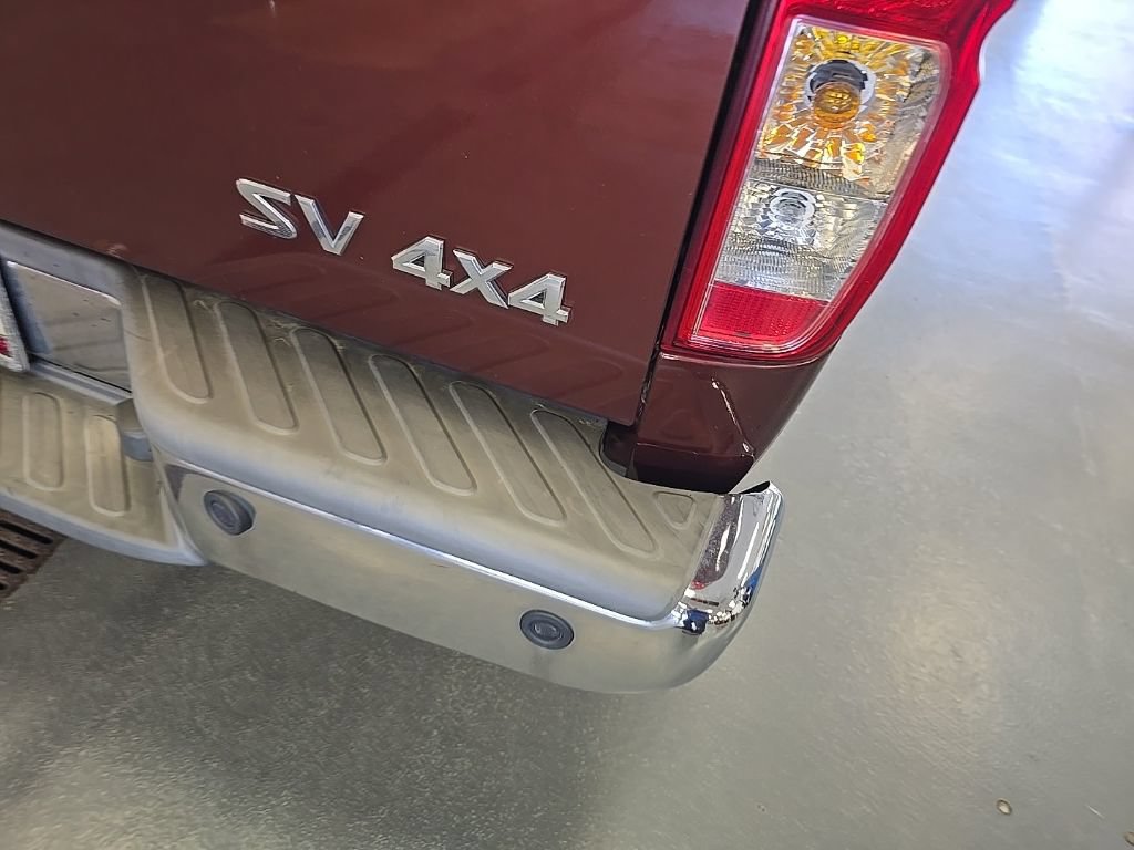 Used 2016 Nissan Frontier SV w/ SV Value Truck Package AWD/4WD image 4