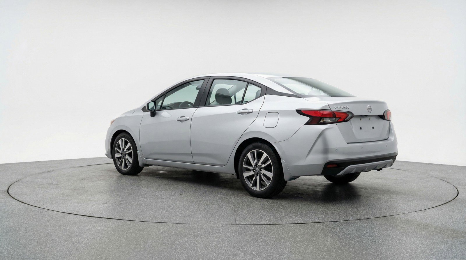 Used 2025 Nissan Versa SV image 6