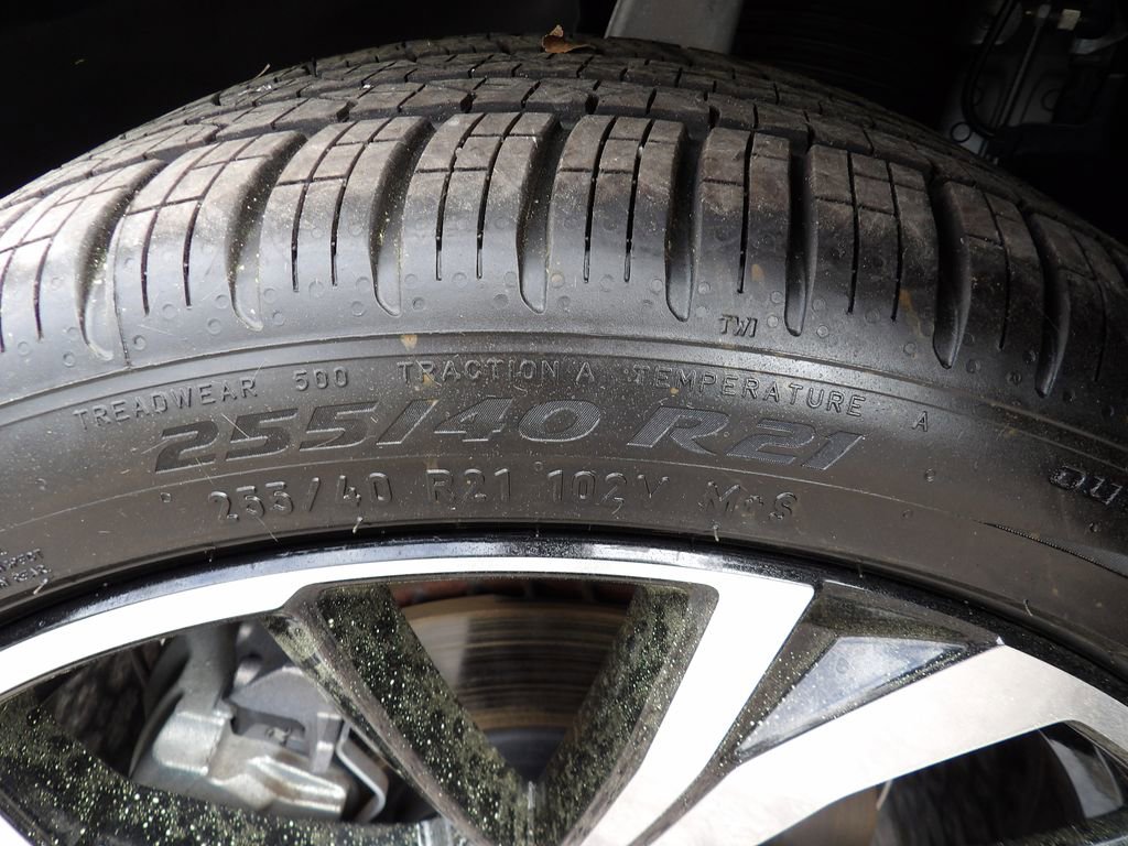 Certified 2024 Volvo XC60 B5 Ultimate w/ Protection Package Premier image 30