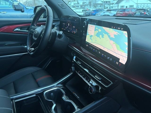 Used 2024 Chevrolet Traverse RS image 29