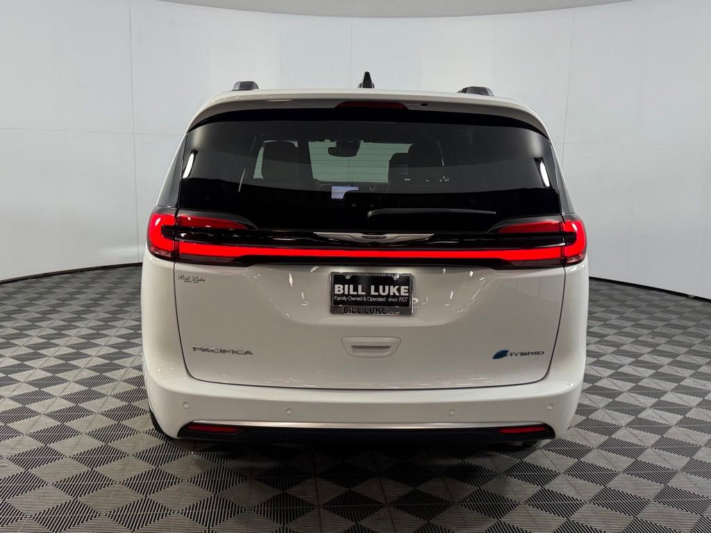 Used 2023 Chrysler Pacifica Pinnacle FWD image 16