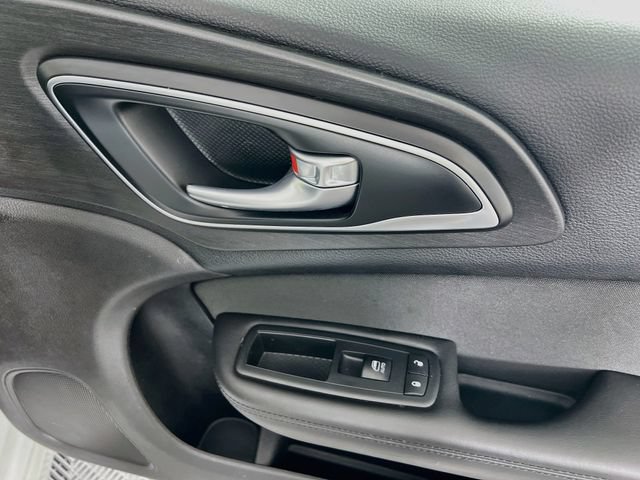 Used 2016 Chrysler 200 Limited FWD image 30