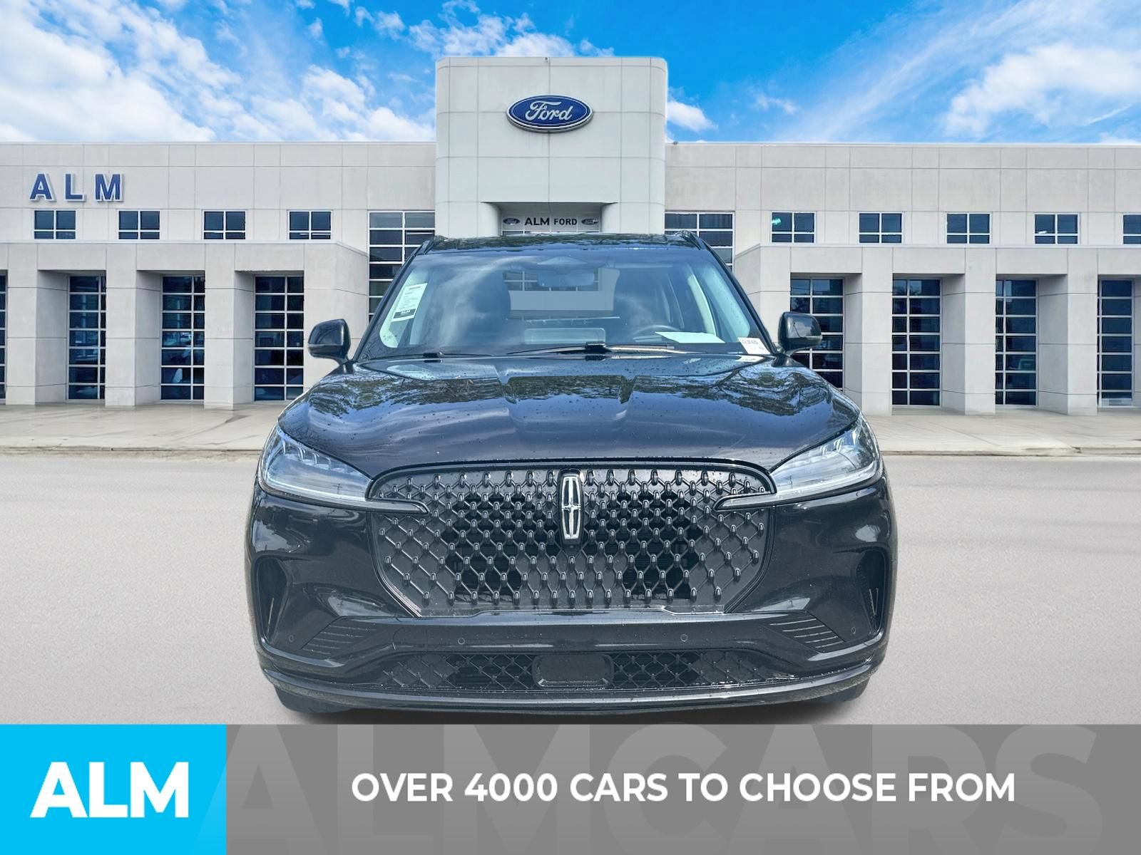 Used 2025 Lincoln Aviator AWD w/ Jet Appearance Package image 2