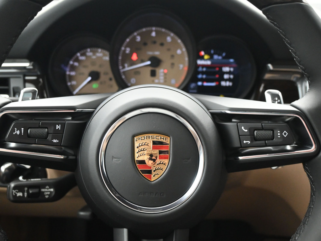 Certified 2026 Porsche Macan AWD/4WD image 19