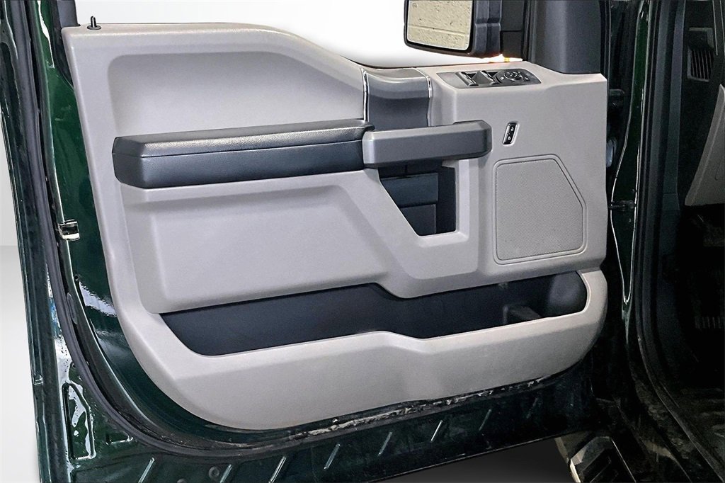 Used 2016 Ford F150 XLT w/ Equipment Group 302A Luxury image 21