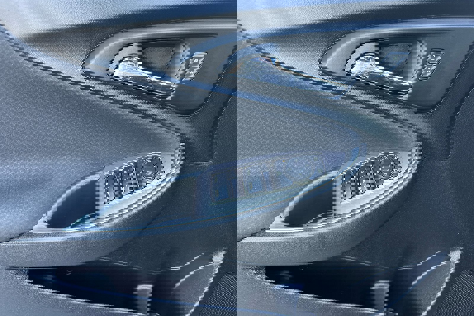 Used 2022 Chevrolet Malibu LT image 12