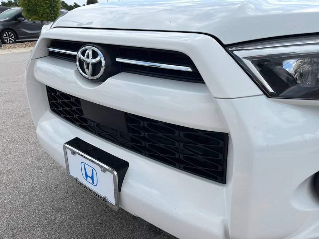 Used 2021 Toyota 4Runner SR5 AWD/4WD image 14