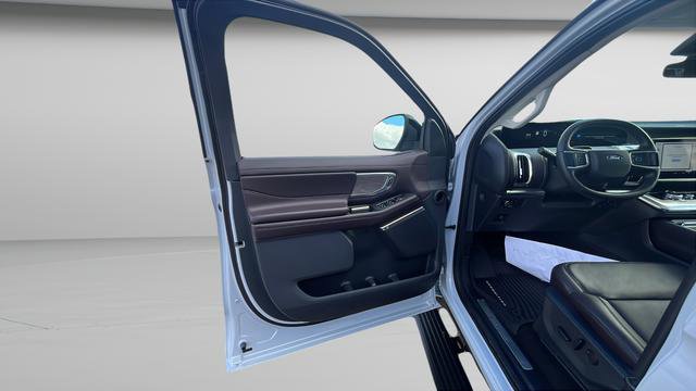 New 2026 Ford Expedition Platinum w/ Platinum Ultimate Package image 9