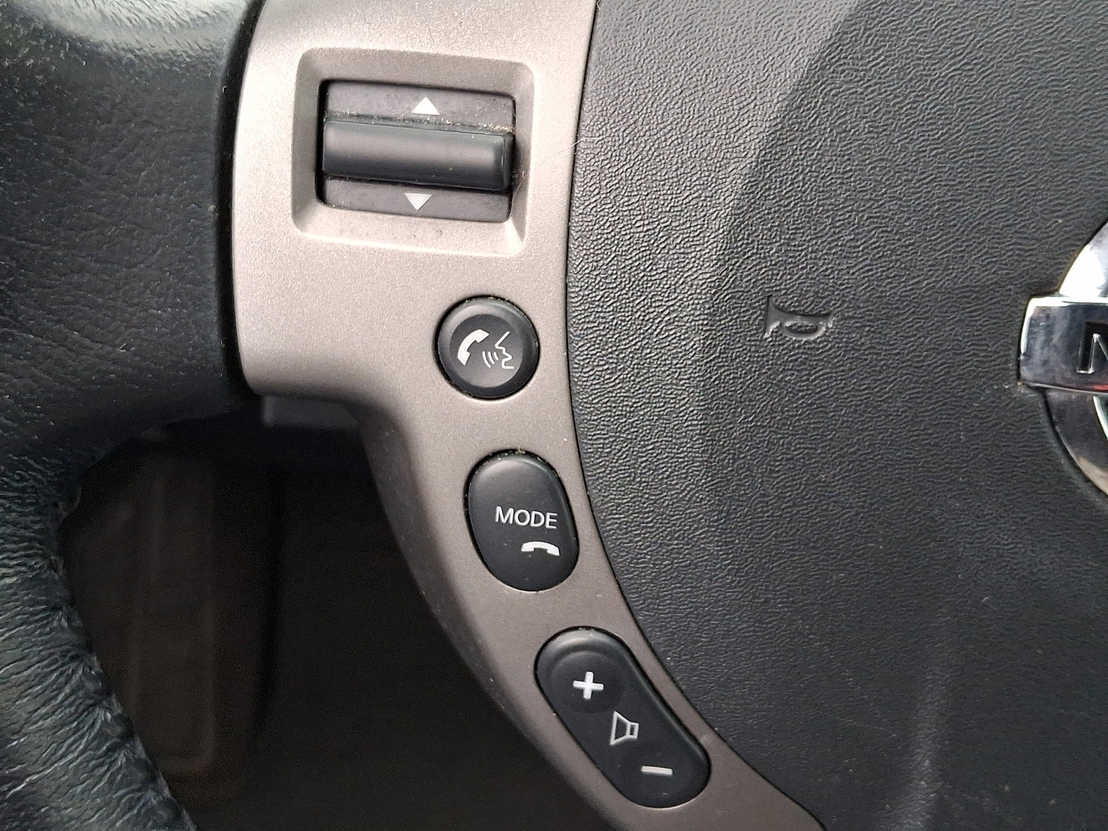 Used 2012 Nissan Sentra 2.0 SR w/ Special Edition Pkg image 22