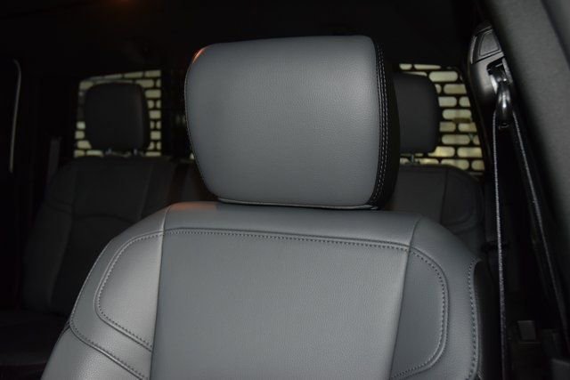 Used 2024 RAM 5500 Tradesman w/ Chrome Appearance Group image 33