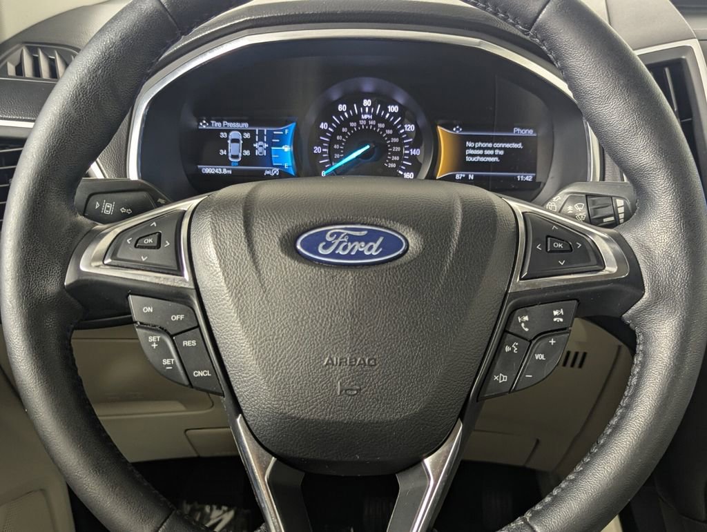 Used 2020 Ford Edge Titanium FWD image 16