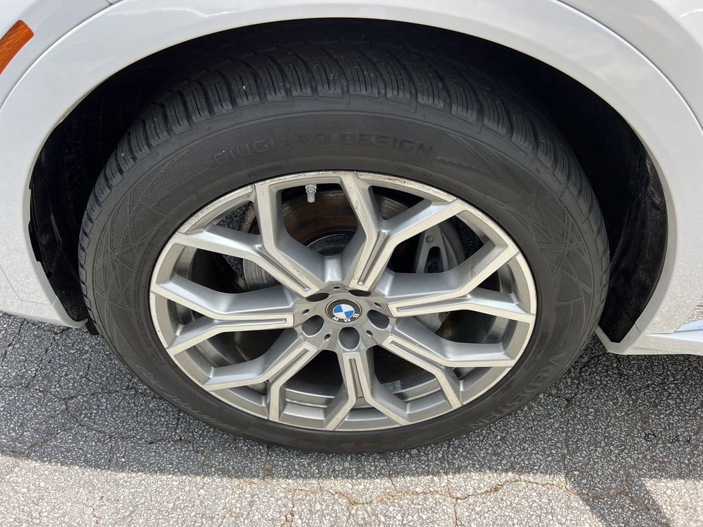 Used 2021 BMW X7 xDrive40i w/ Premium Package AWD/4WD image 9