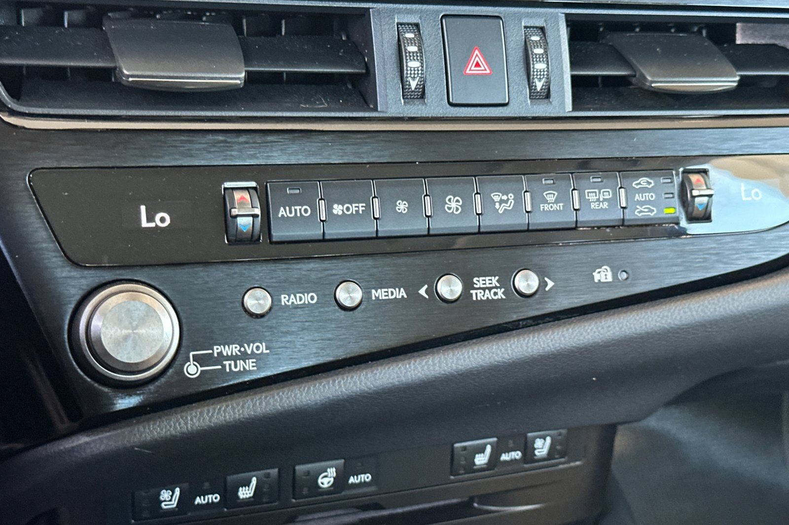 Used 2022 Lexus ES 300h w/ Premium Package FWD image 16