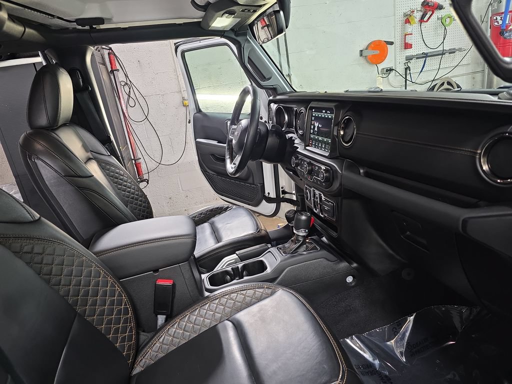 Used 2021 Jeep Wrangler Unlimited Sahara AWD/4WD image 10