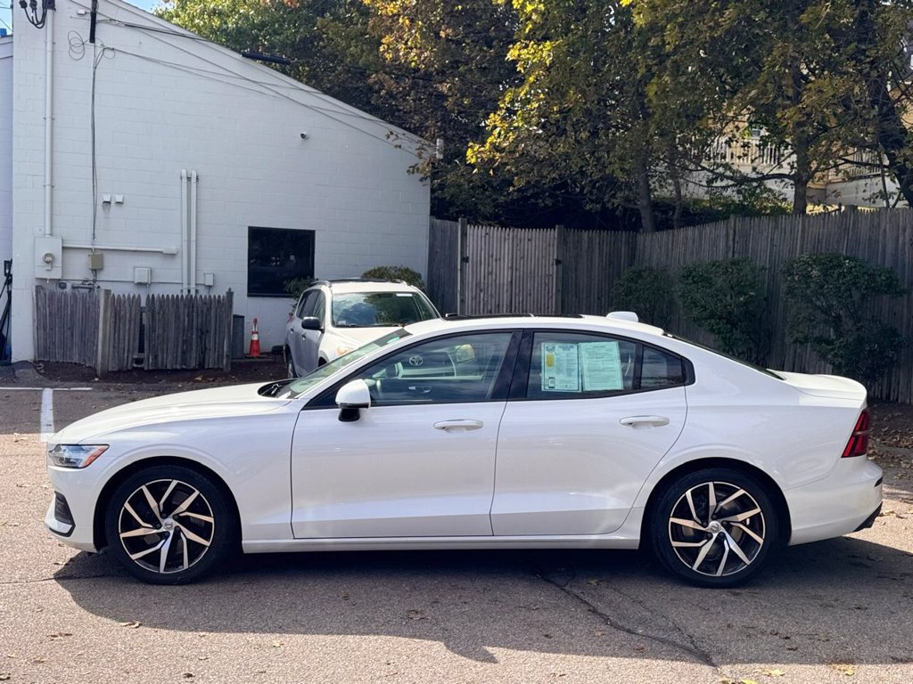 Used 2019 Volvo S60 T6 Momentum w/ Premium Package AWD/4WD image 3