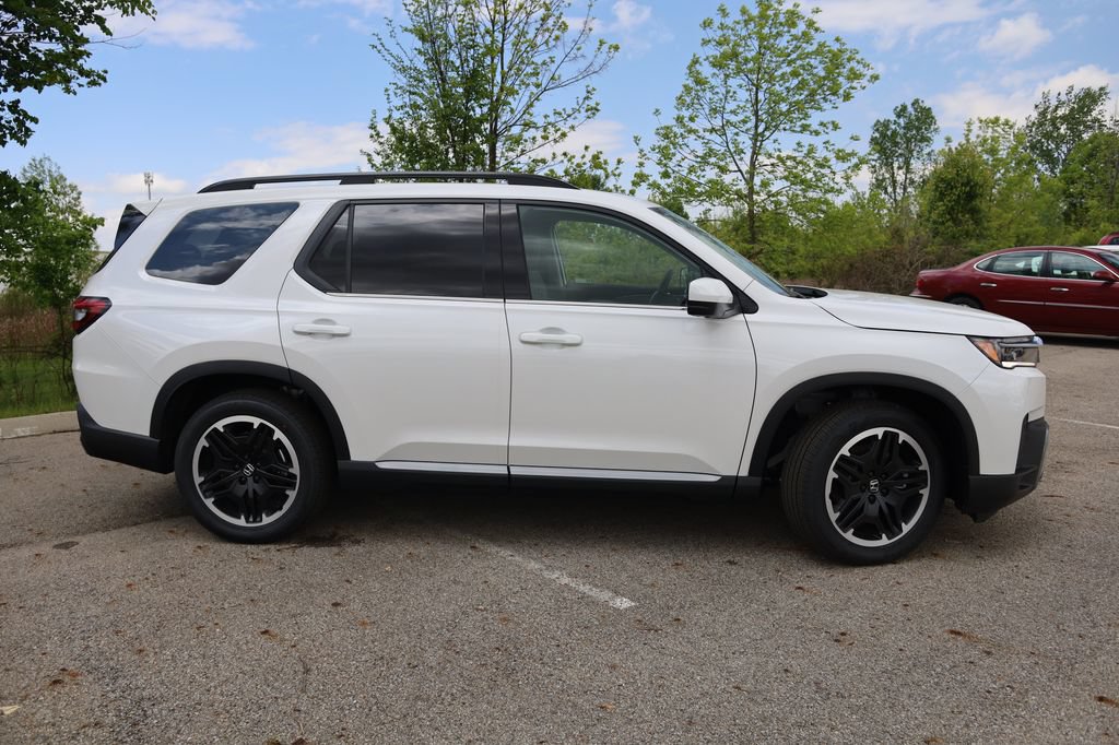 New 2026 Honda Pilot Touring image 7