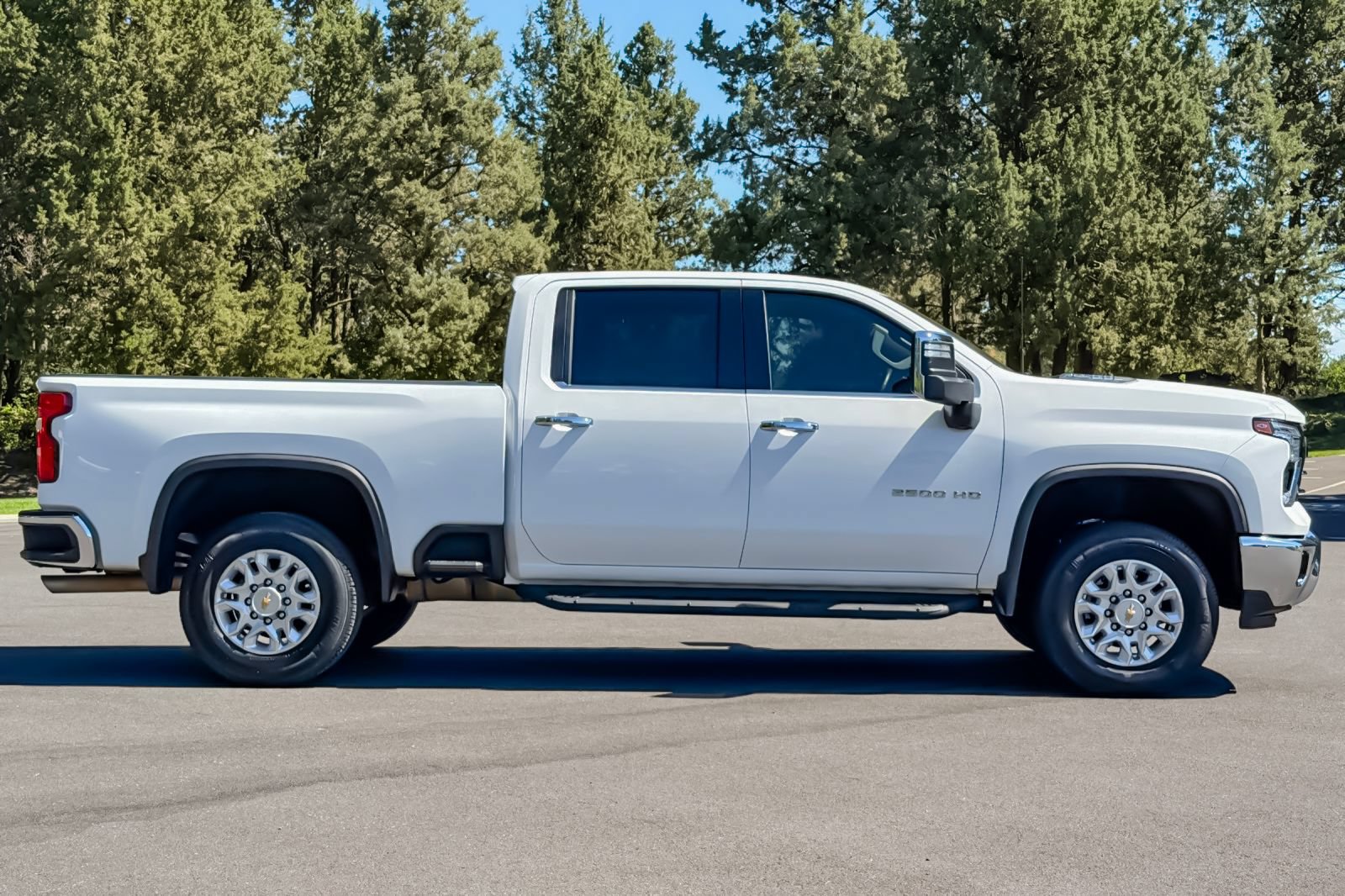 Used 2024 Chevrolet Silverado 2500 LTZ AWD/4WD image 3