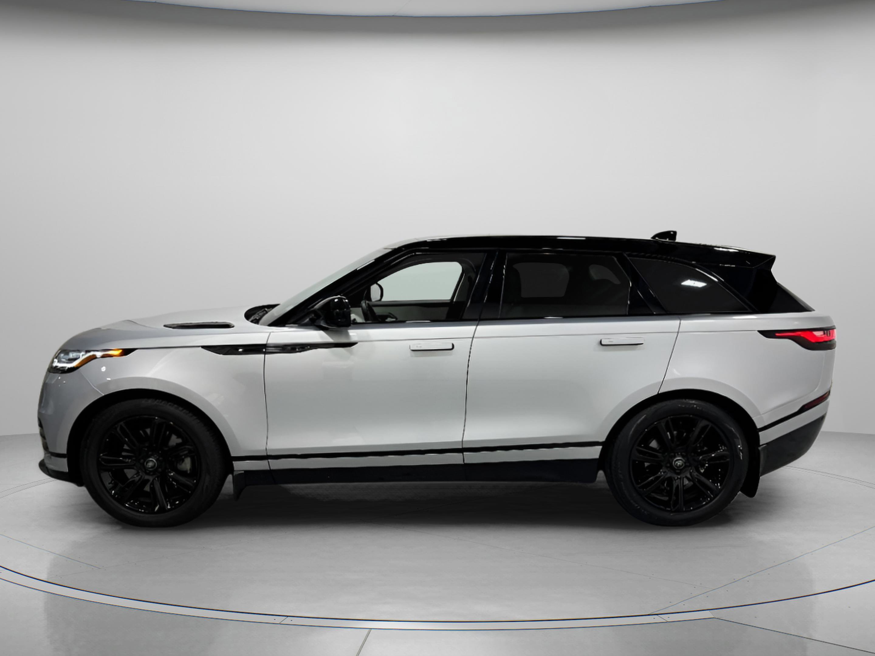 Used 2023 Land Rover Range Rover Velar R-Dynamic S image 2