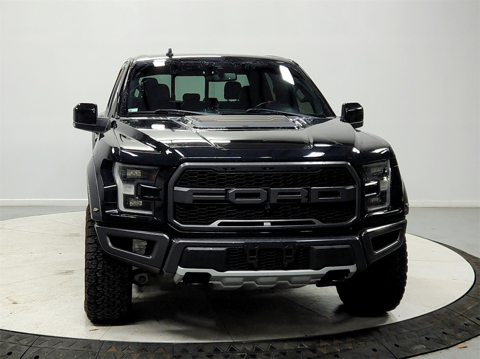 Used 2019 Ford F150 Raptor w/ Equipment Group 802A Luxury image 2