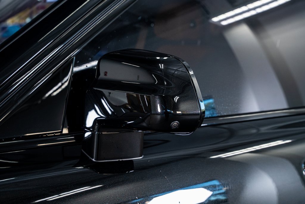 Used 2022 Rolls-Royce Cullinan Black Badge image 32