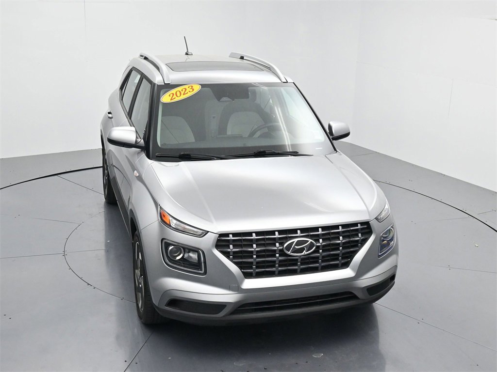 Used 2023 Hyundai Venue SEL image 38