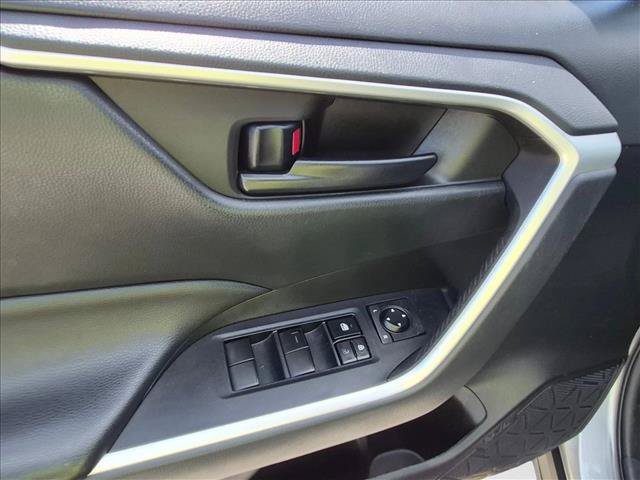 Used 2022 Toyota RAV4 LE FWD image 8