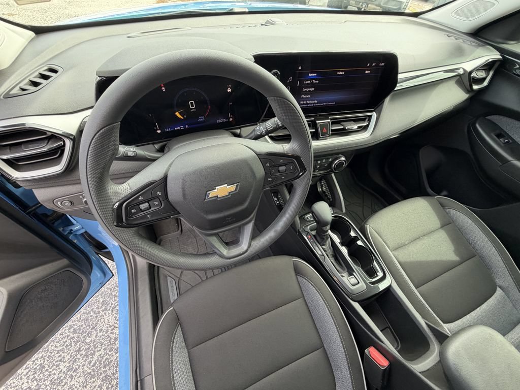 Used 2024 Chevrolet TrailBlazer LT w/ Driver Confidence Package AWD/4WD image 19