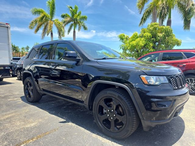 Used 2018 Jeep Grand Cherokee Laredo AWD/4WD image 2